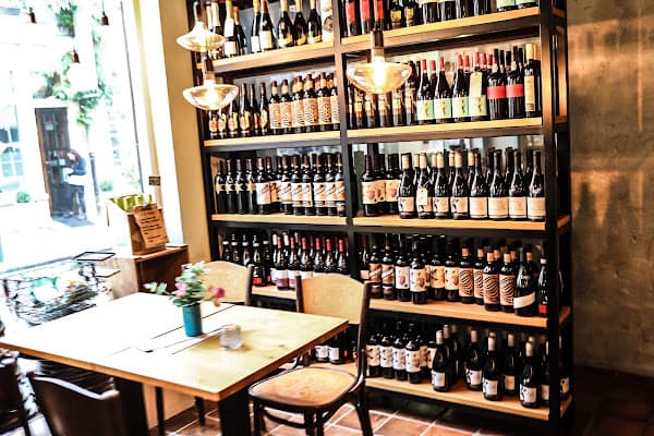 Latour deli — gluten-free restaurant in Breda