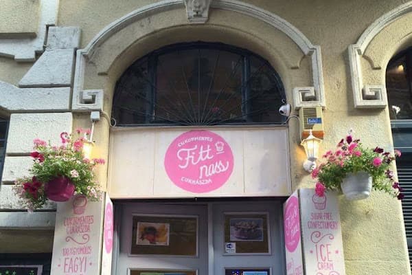 Fittnass Gluténmentes, Cukormentes, Vegán Cukrászda — gluten-free restaurant in Budapest