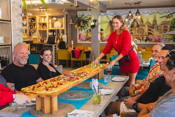 Encanto Metros de Pizza — gluten-free restaurant in Cala Ratjada